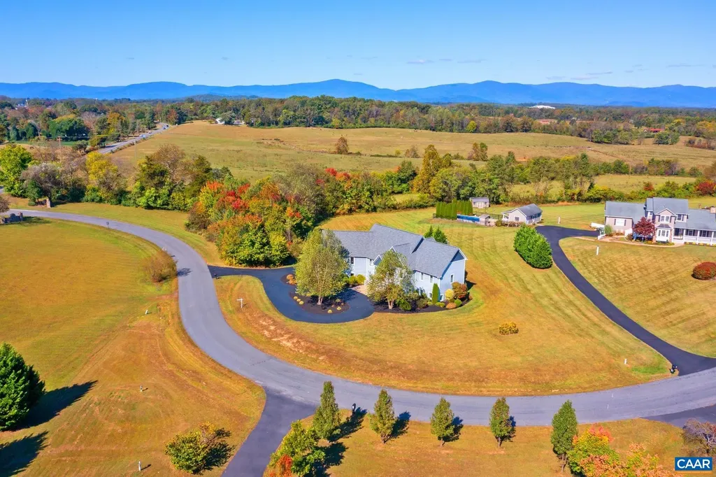 59 London Court Ruckersville VA 22968