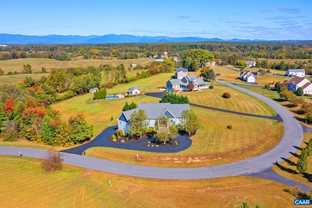 59 London Court Ruckersville VA 22968