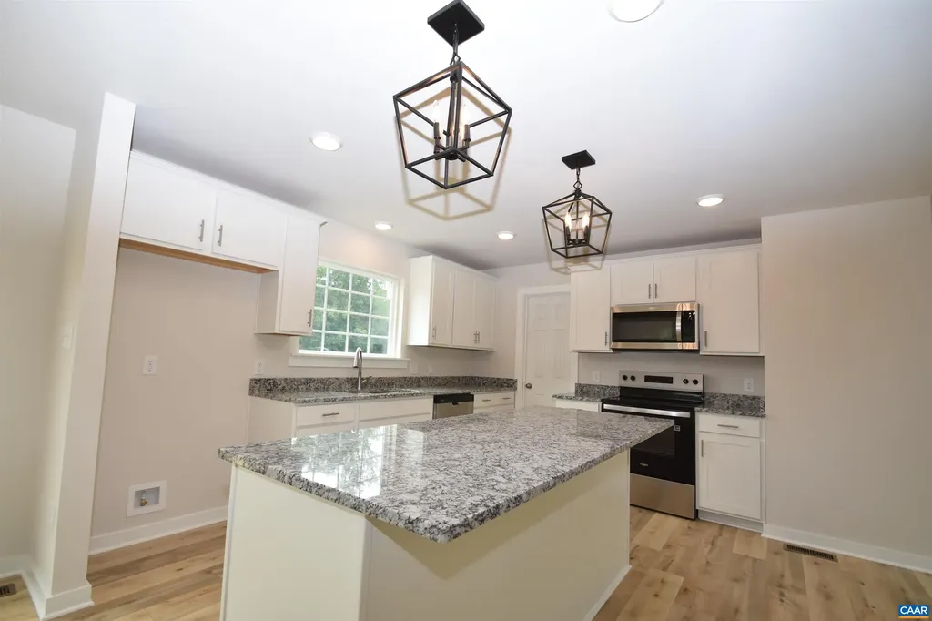 286 Bannister Town Road Louisa VA 23093