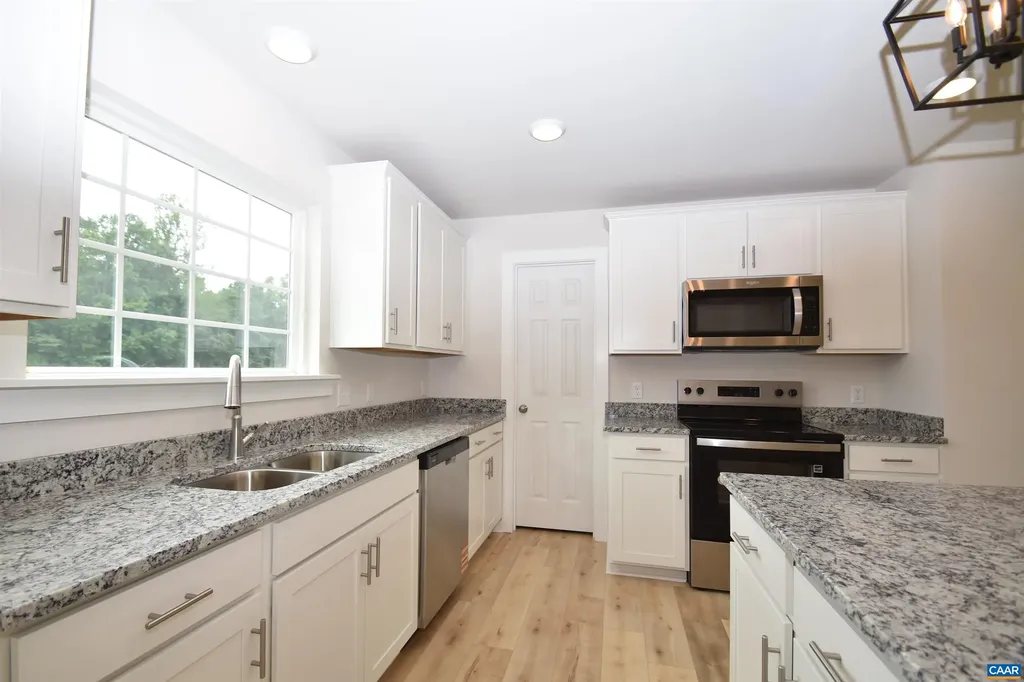 286 Bannister Town Road Louisa VA 23093