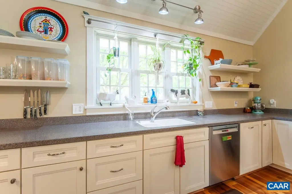 30 Cedar Meadow Drive Nellysford VA 22958