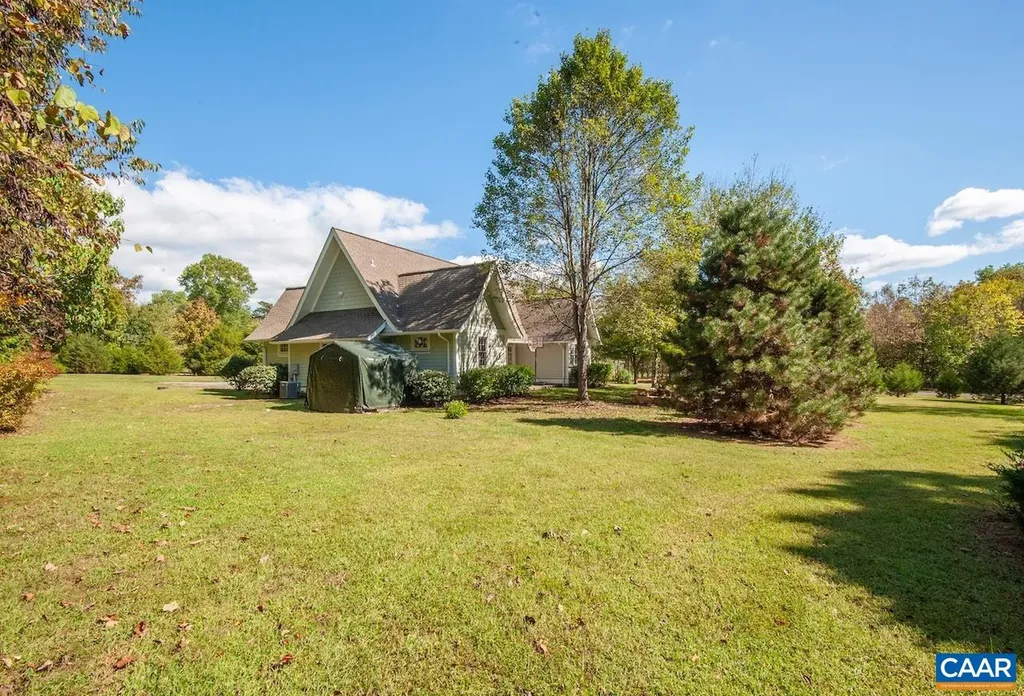 30 Cedar Meadow Drive Nellysford VA 22958