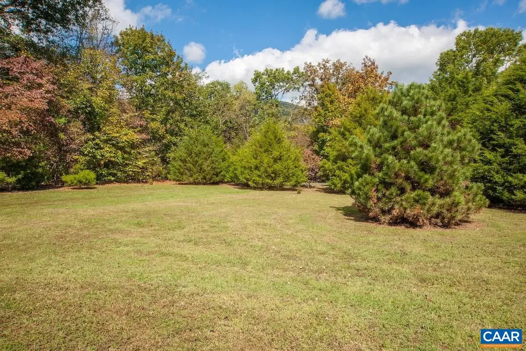 30 Cedar Meadow Drive Nellysford VA 22958