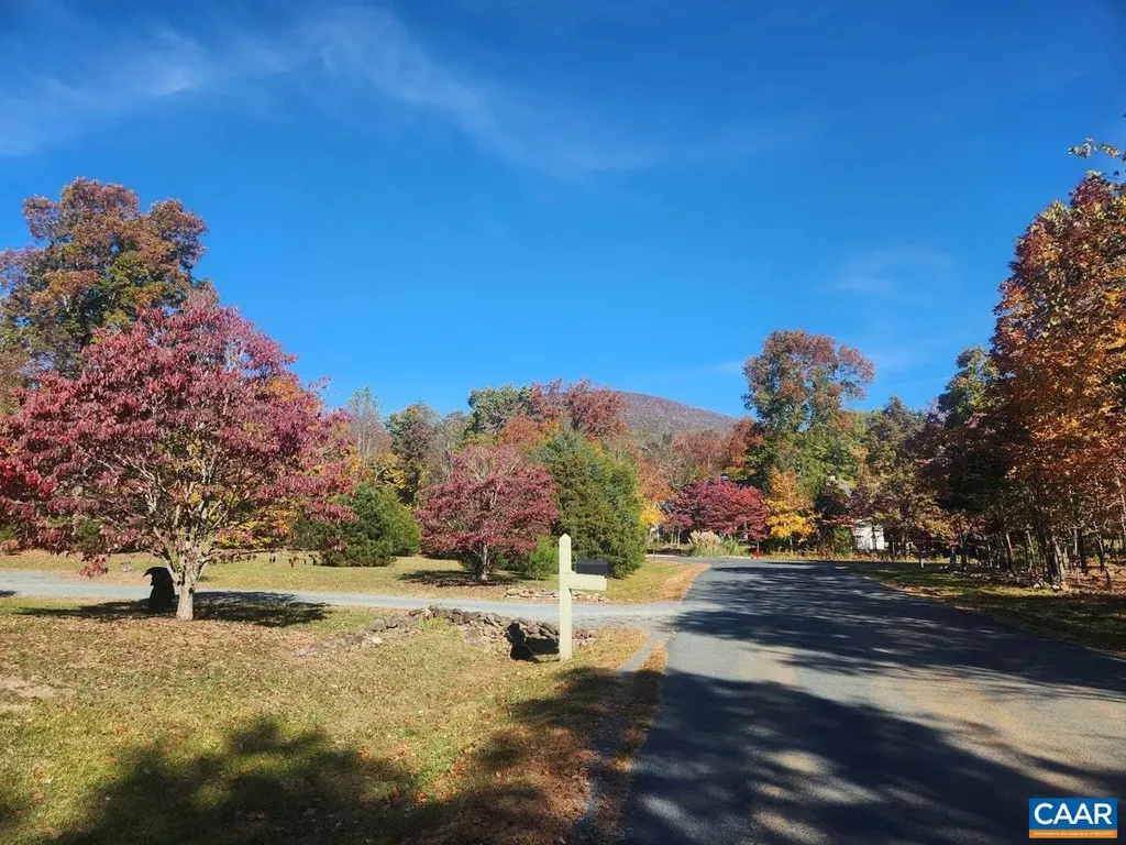 30 Cedar Meadow Drive Nellysford VA 22958