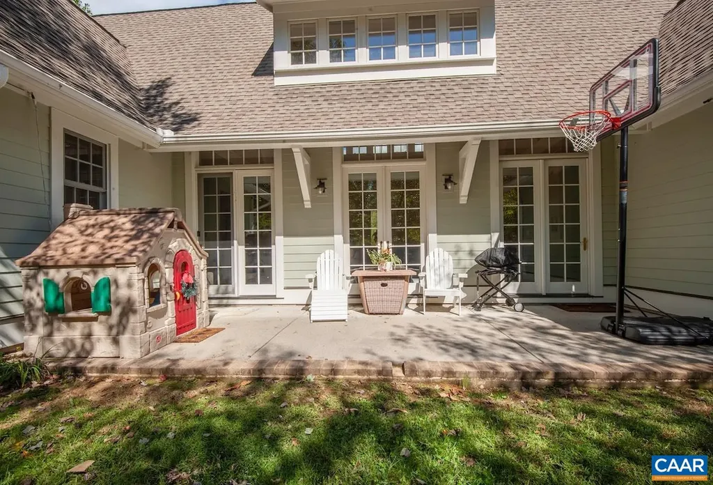 30 Cedar Meadow Drive Nellysford VA 22958