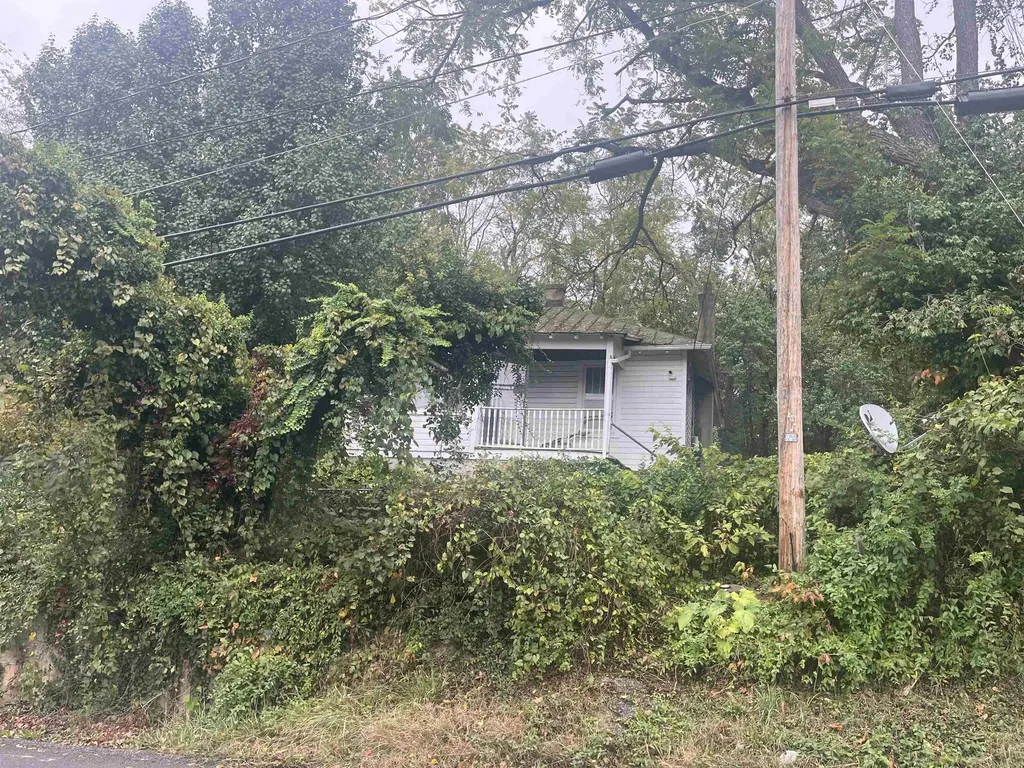 1221 Donaghe Street Staunton VA 24401