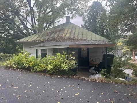 1221 Donaghe Street Staunton VA 24401