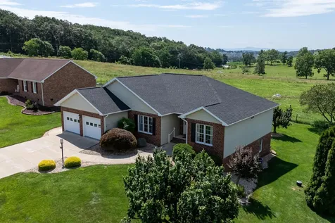 2915 Nutmeg Court Harrisonburg VA 22801