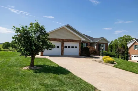 2915 Nutmeg Court Harrisonburg VA 22801