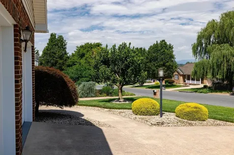 2915 Nutmeg Court Harrisonburg VA 22801
