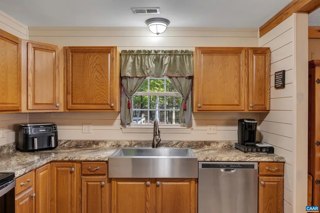 1211 Tisdale Road Louisa VA 23093