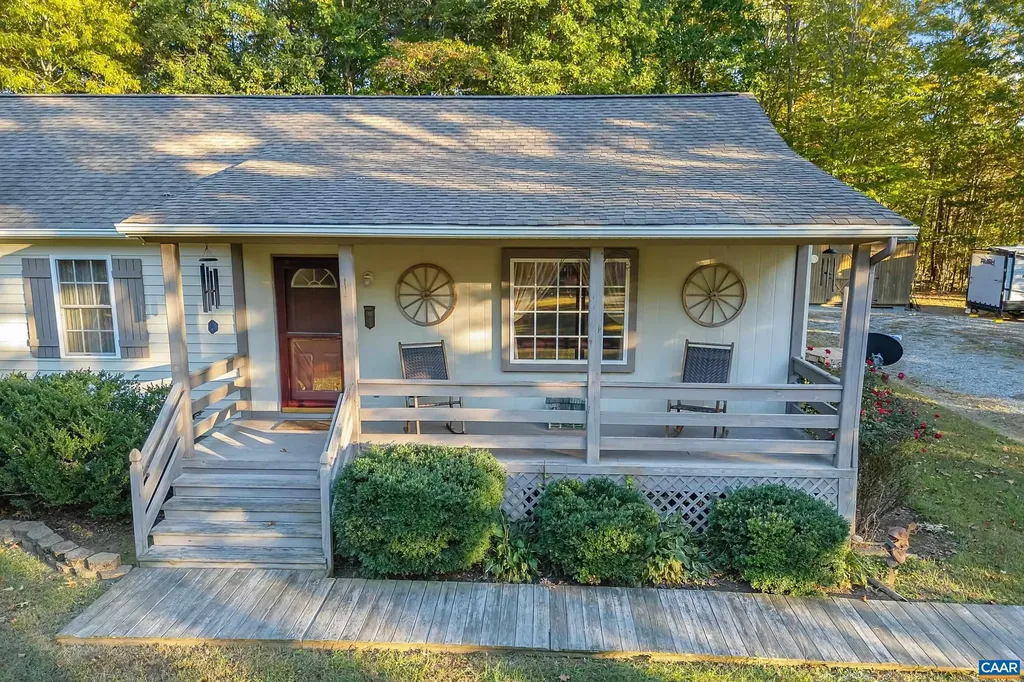 1211 Tisdale Road Louisa VA 23093