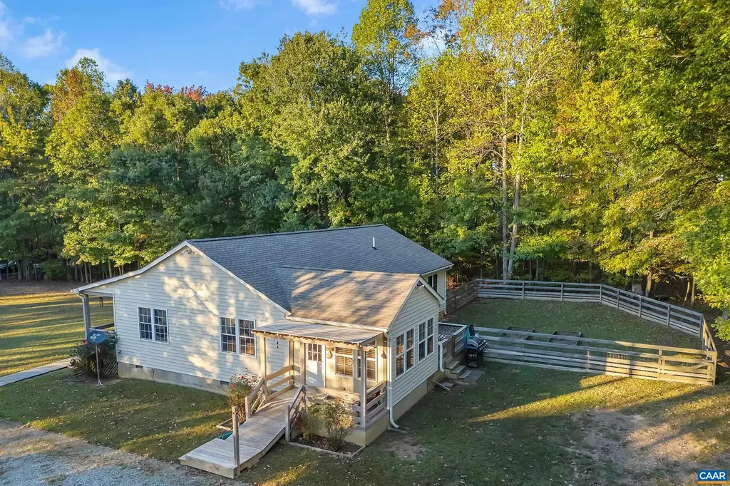 1211 Tisdale Road Louisa VA 23093