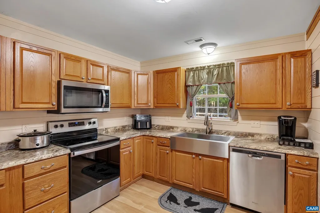 1211 Tisdale Road Louisa VA 23093