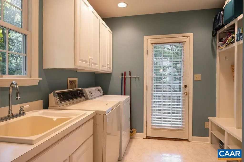 1549 Reynovia Drive Charlottesville VA 22902