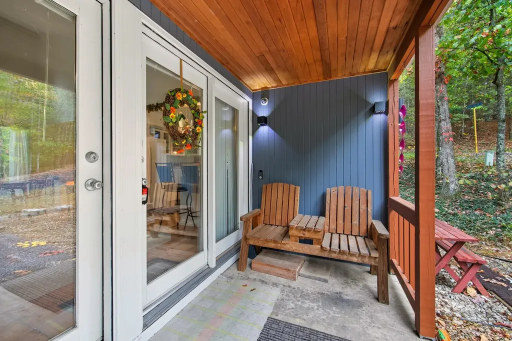 16 Spruce Hollow Road Basye VA 22810