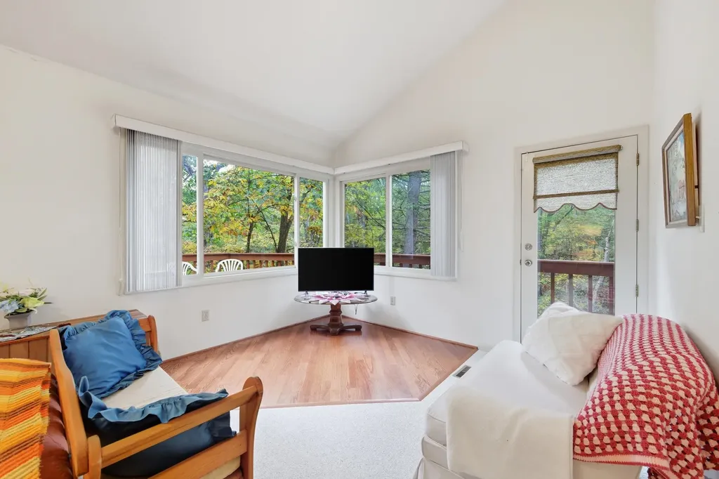 16 Spruce Hollow Road Basye VA 22810