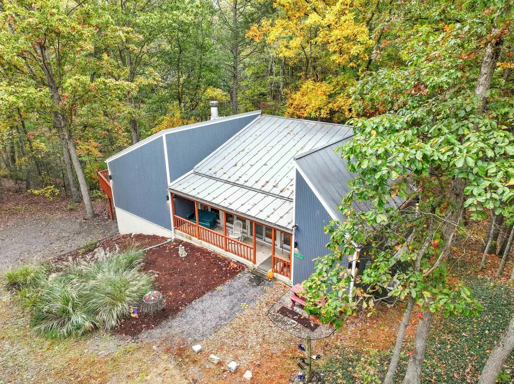 16 Spruce Hollow Road Basye VA 22810