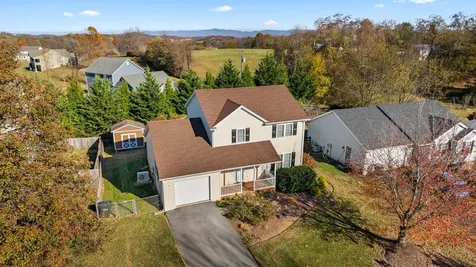 623 Bull Run Staunton VA 24401