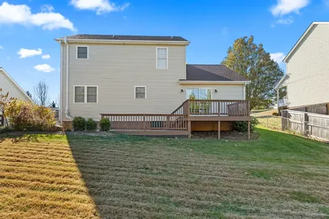623 Bull Run Staunton VA 24401