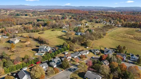 623 Bull Run Staunton VA 24401
