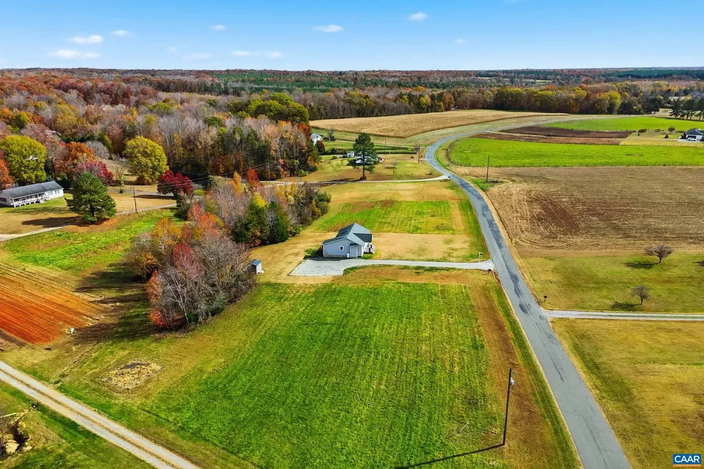 1864 Gammon Town Road Bumpass VA 23024