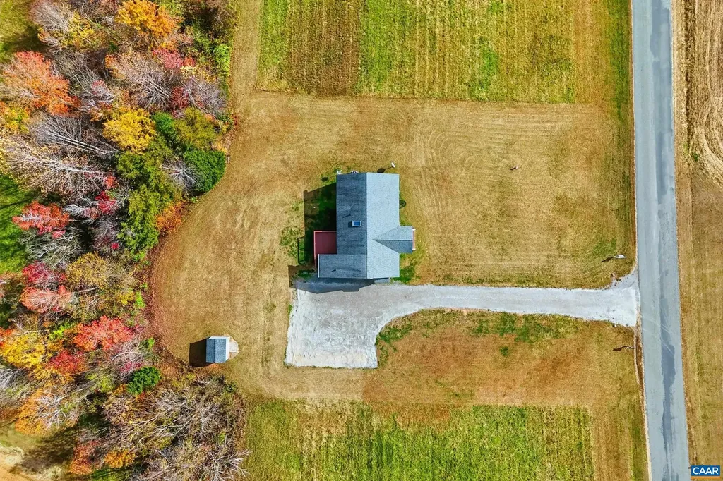 1864 Gammon Town Road Bumpass VA 23024