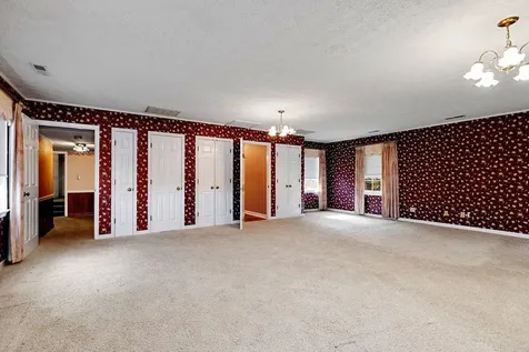 1004 Beverley Street E Staunton VA 24401
