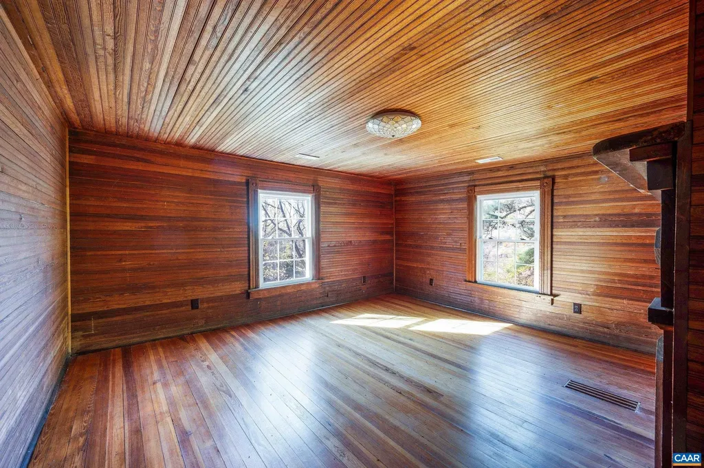 2728 East Branch Loop Roseland VA 22967