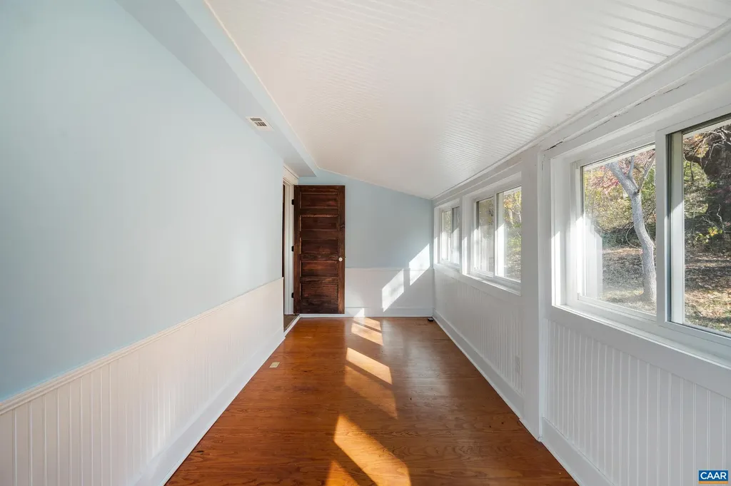 2728 East Branch Loop Roseland VA 22967