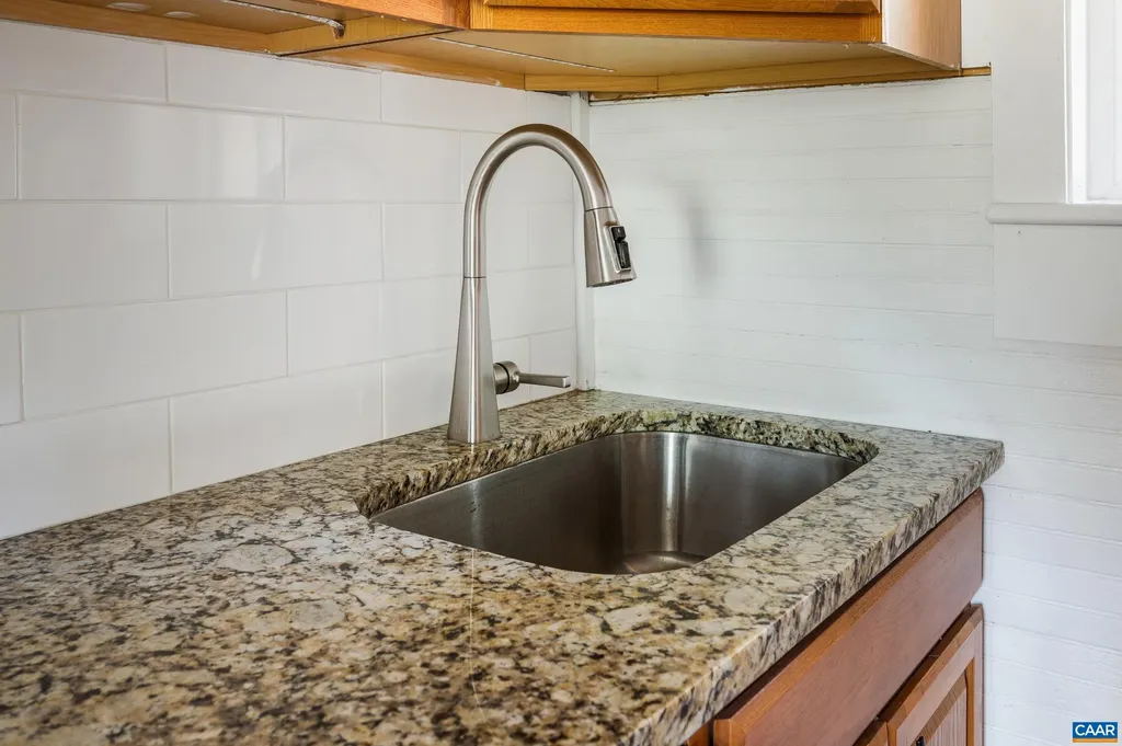 2728 East Branch Loop Roseland VA 22967