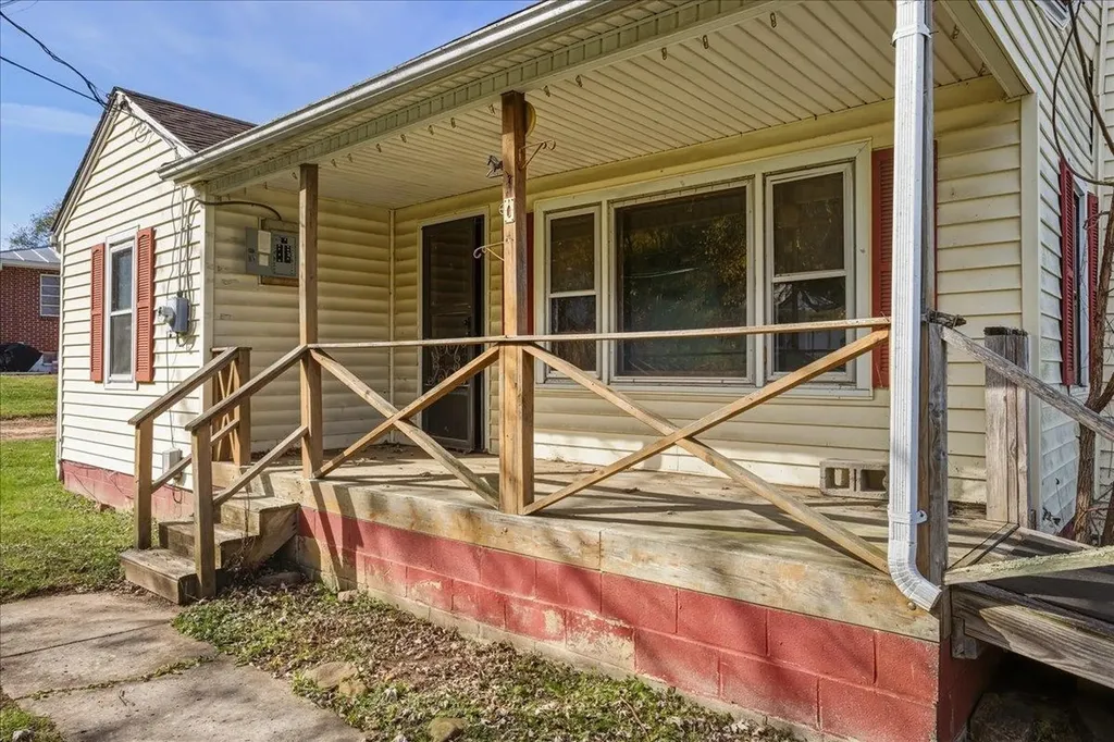 336 Railroad Avenue W Craigsville VA 24430