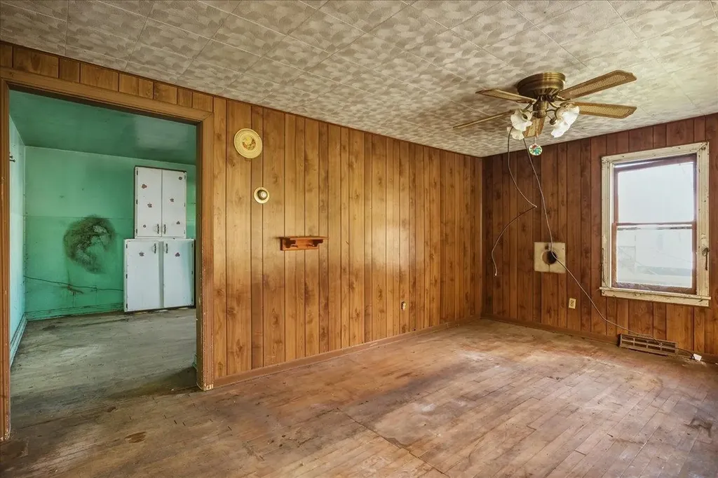 336 Railroad Avenue W Craigsville VA 24430