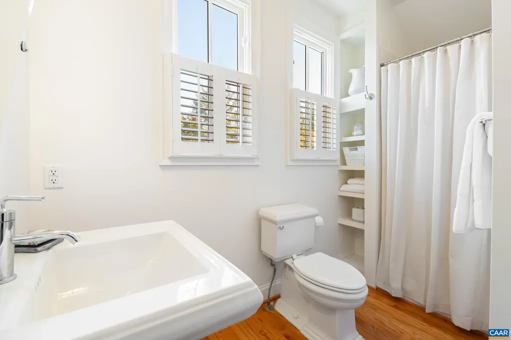 1526 Monocan Drive Nellysford VA 22958