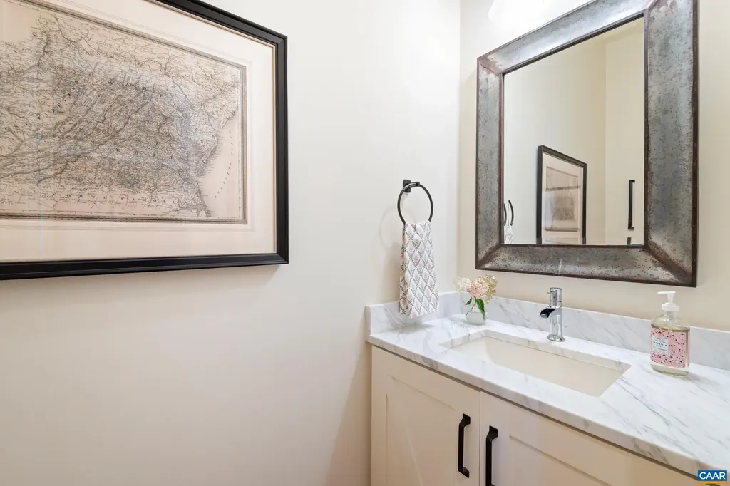 1526 Monocan Drive Nellysford VA 22958