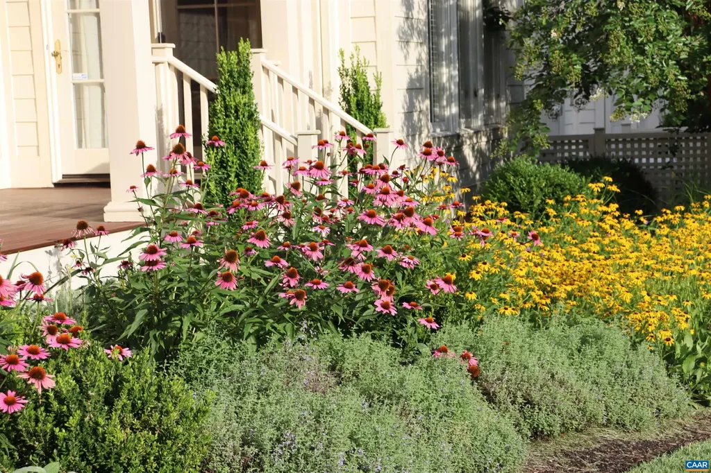 1526 Monocan Drive Nellysford VA 22958