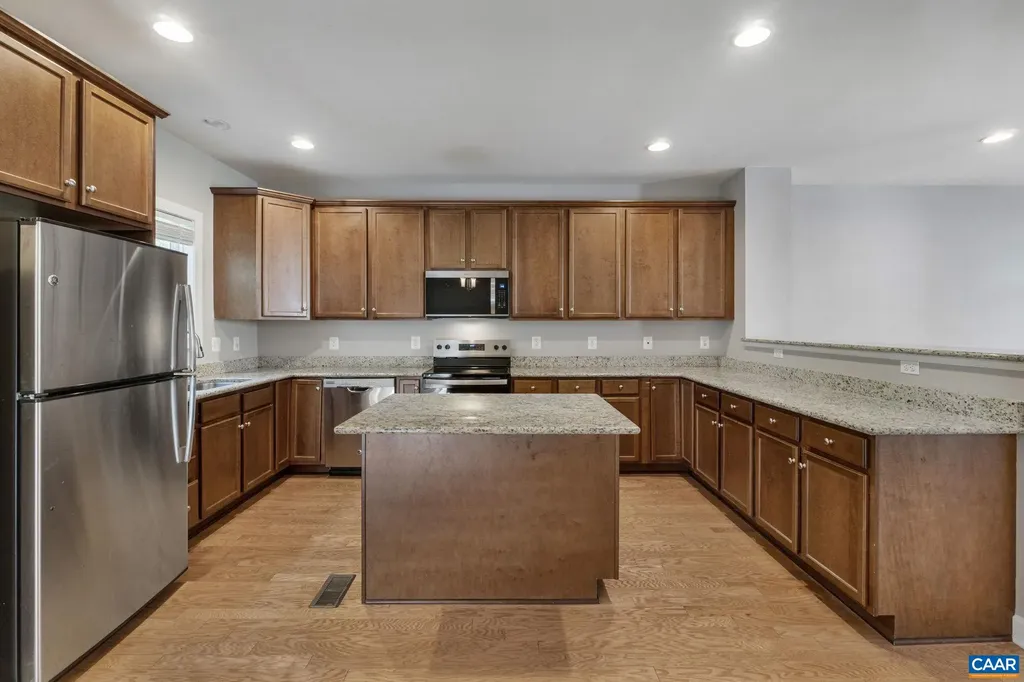 1610 Kempton Place Charlottesville VA 22911