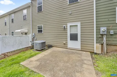 1610 Kempton Place Charlottesville VA 22911