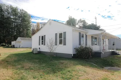 10 Bradley Lane Waynesboro VA 22980