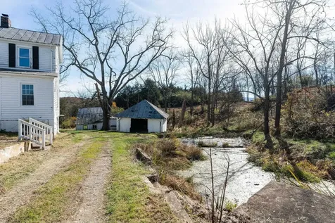 5818 Lee Jackson Highway Greenville VA 24440