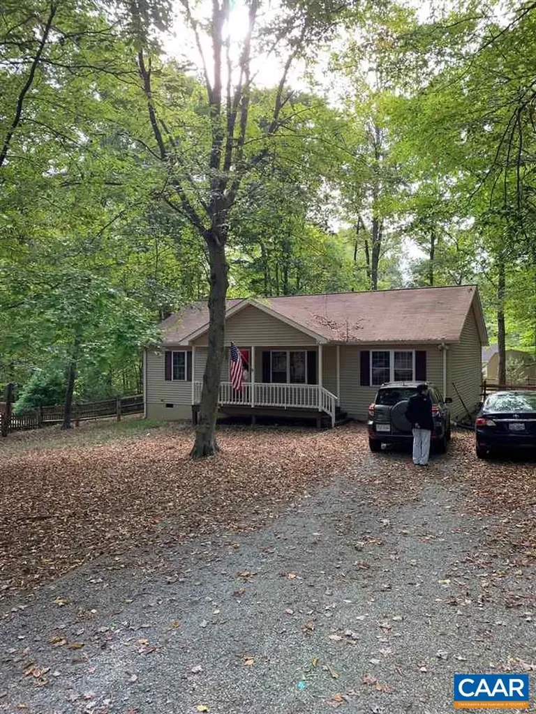 Palmyra VA, 52 Riverside Drive