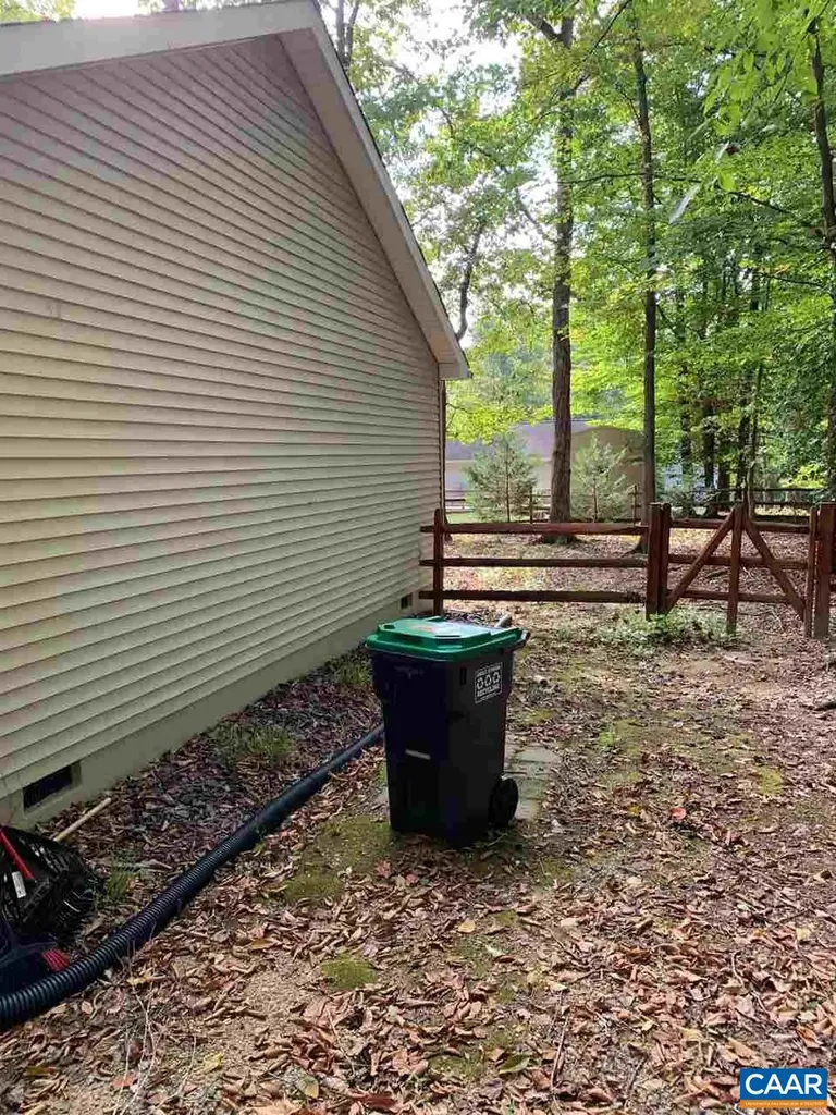 52 Riverside Drive Palmyra VA 22963