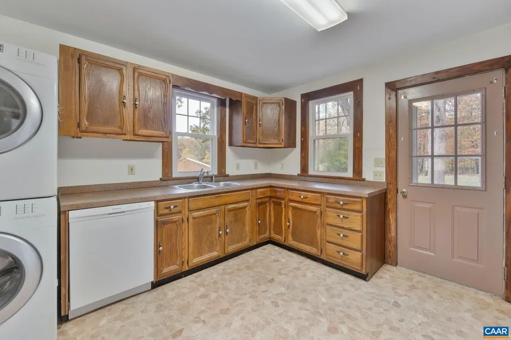 6497 Grove Hill Court Gordonsville VA 22942