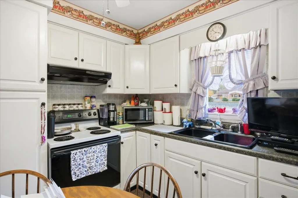 811 Spotswood Drive Harrisonburg VA 22801