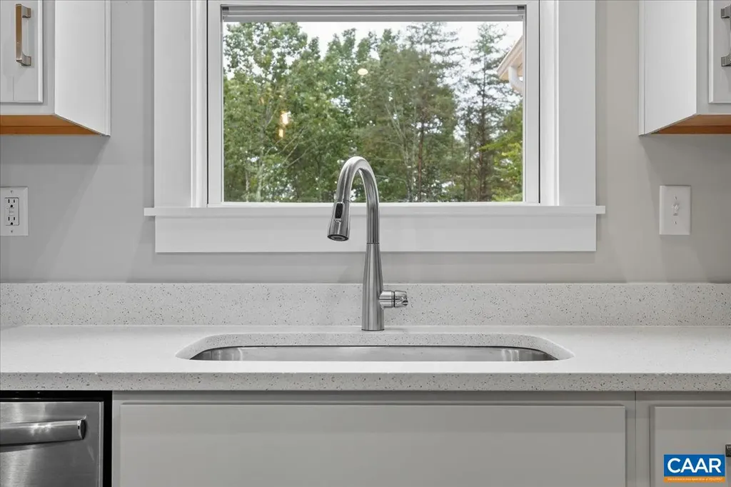 1646 Jerusalem Church Road Scottsville VA 23921