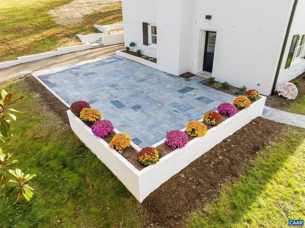 49 Canterbury Road Charlottesville VA 22903