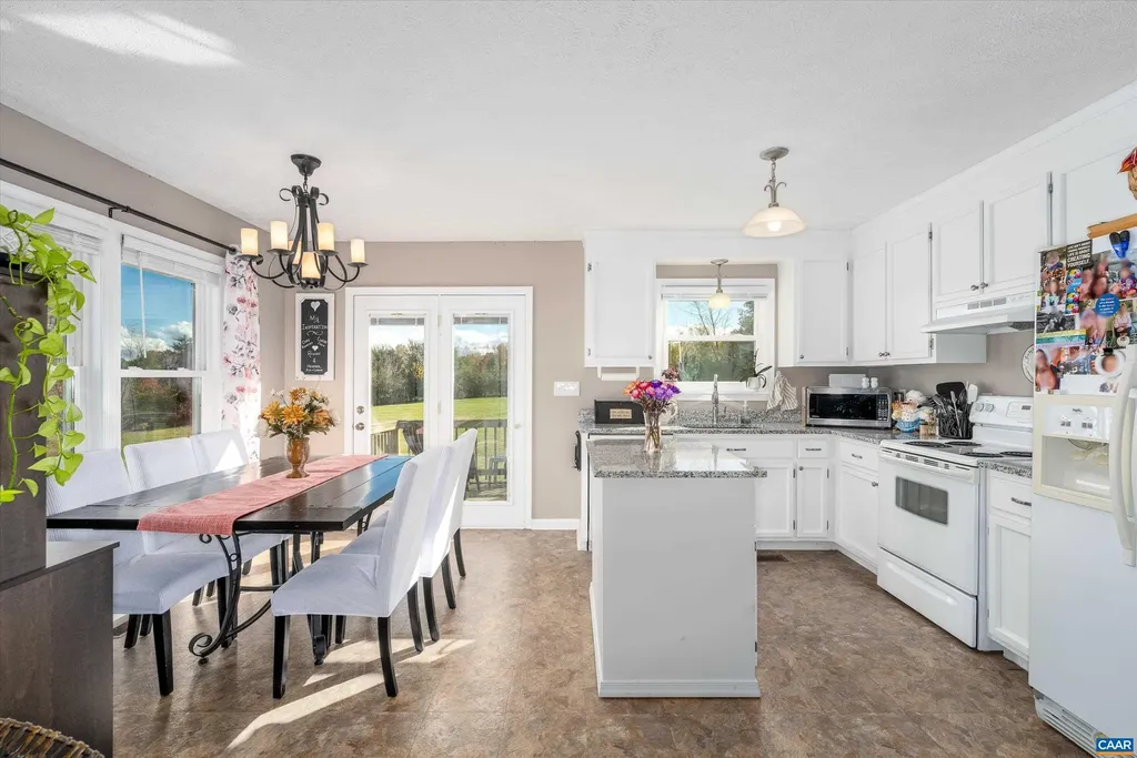 568 Branch Road Scottsville VA 24590