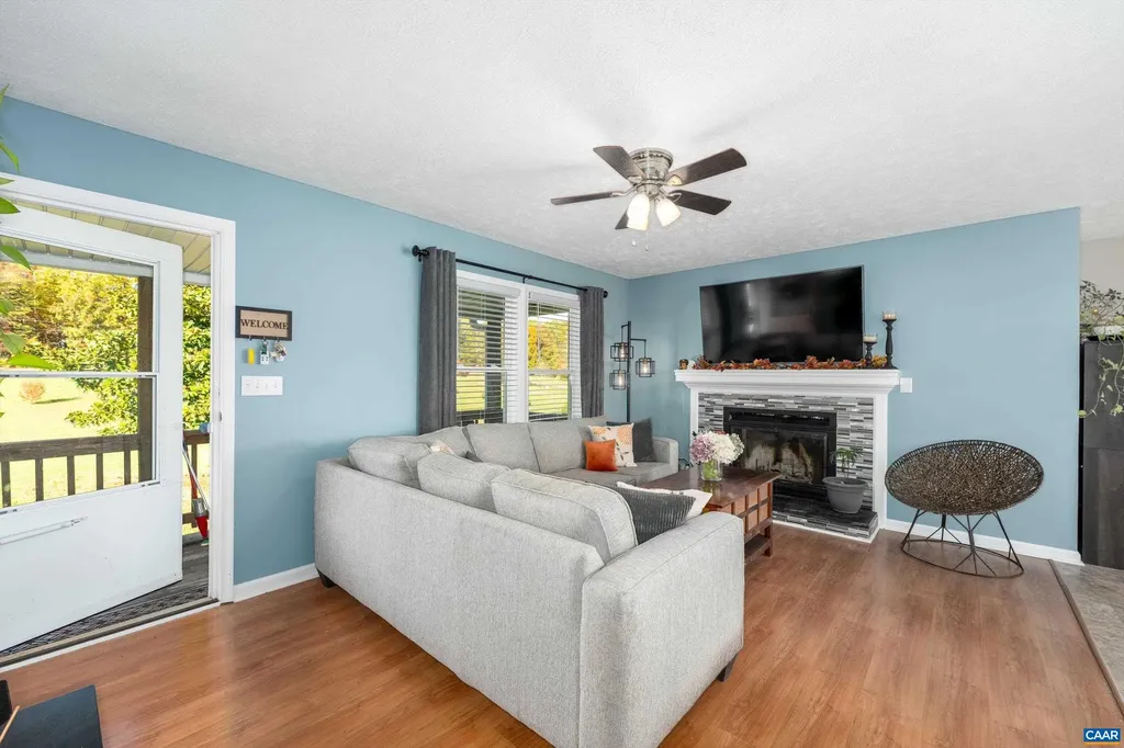 568 Branch Road Scottsville VA 24590