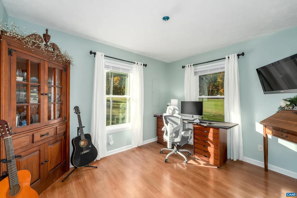 568 Branch Road Scottsville VA 24590