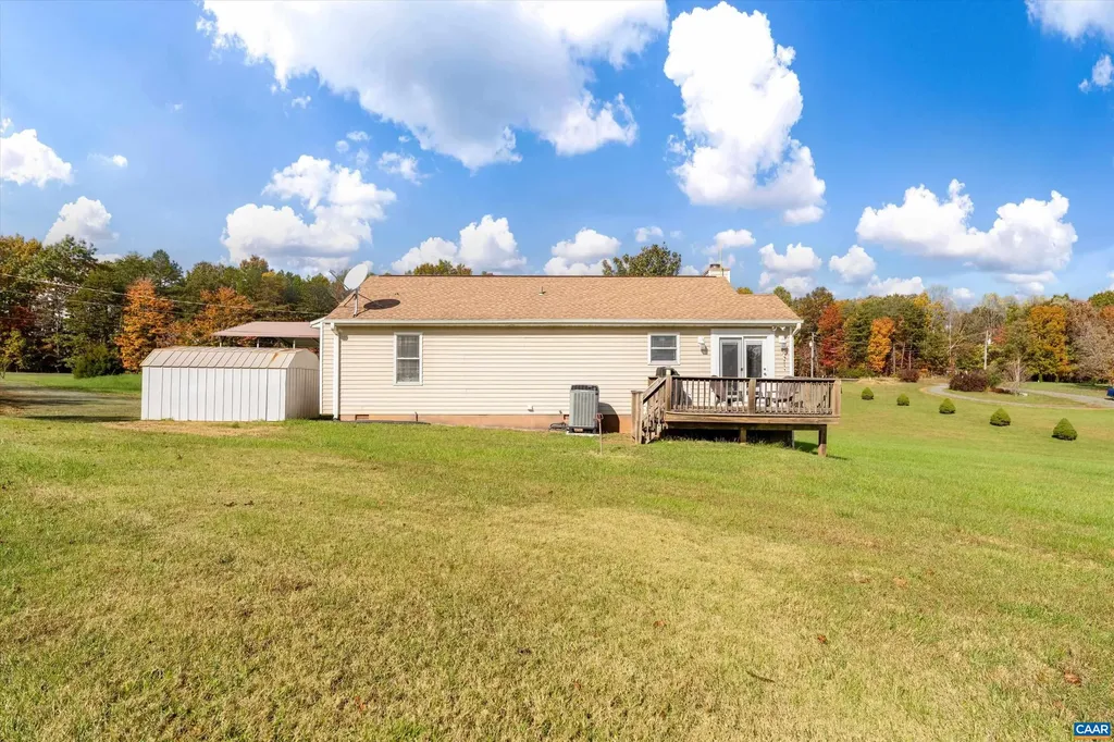 568 Branch Road Scottsville VA 24590